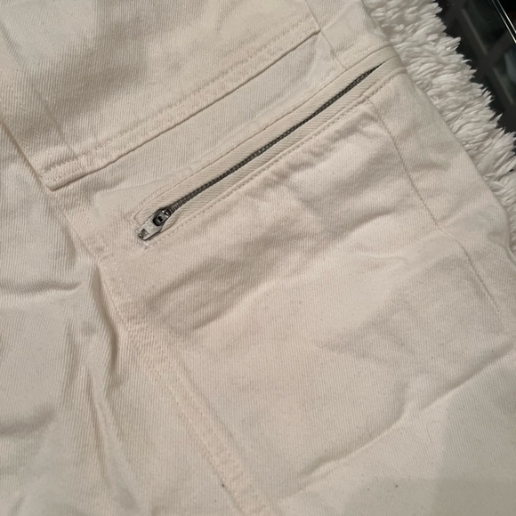 NWOT ZARA White mom jean with the zipper detail - Picture 3 of 5
